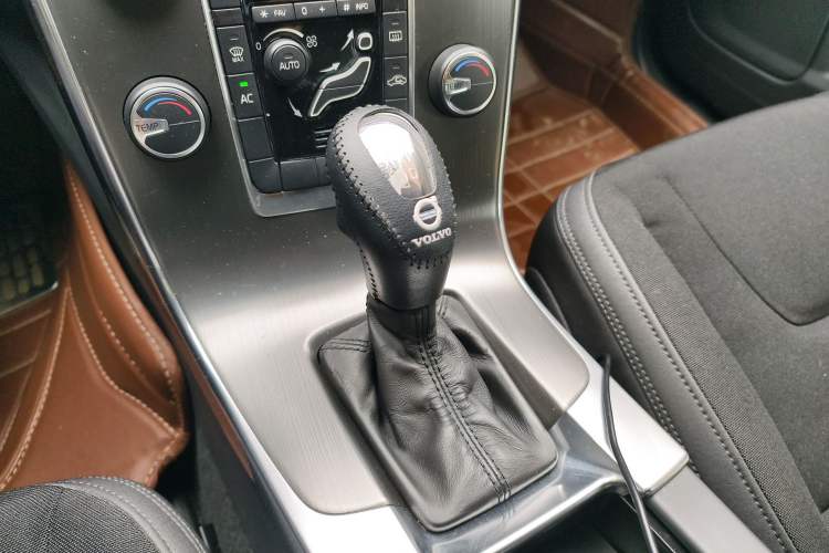 Used Volvo S60 2013 T5 Smart Edition Gear Lever
