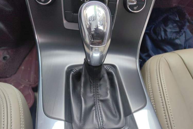 Used Volvo S60 2013 T5 Comfort Edition Gear Lever