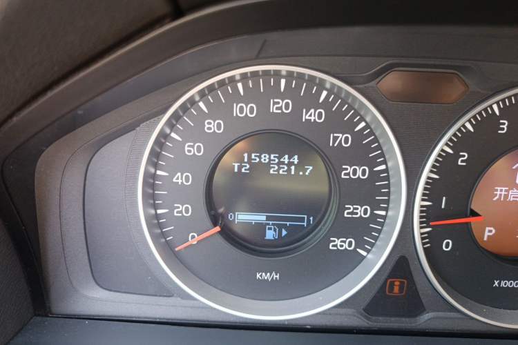 Used Volvo S60 2013 T5 Smart Edition Odometer Close Up