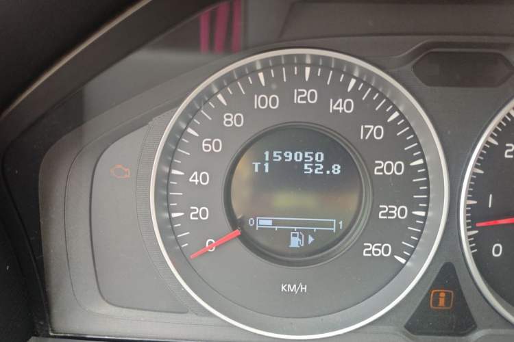 Used Volvo S60 2013 T5 Smart Edition Odometer Close Up