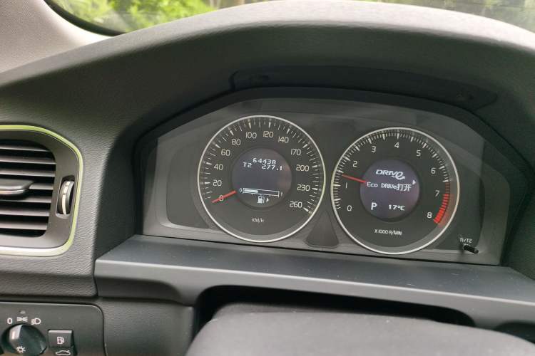 Used Volvo S60 2013 T5 Smart Edition Odometer Close Up