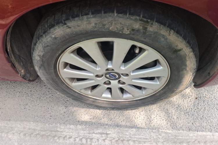 Used Volvo S60 2013 T5 Smart Edition Right Front Wheel Hub