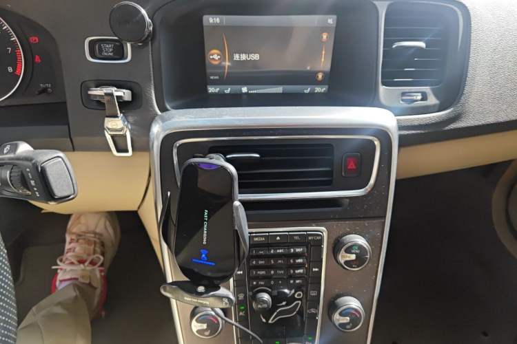 Used Volvo S60 2013 T5 Comfort Edition Audio And AC Panel