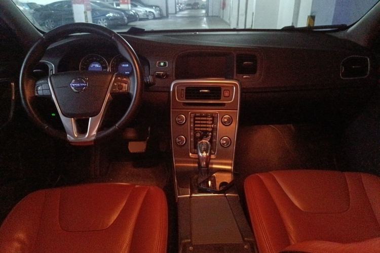 Used Volvo S60 2013 T5 Zhiya Edition Center Console