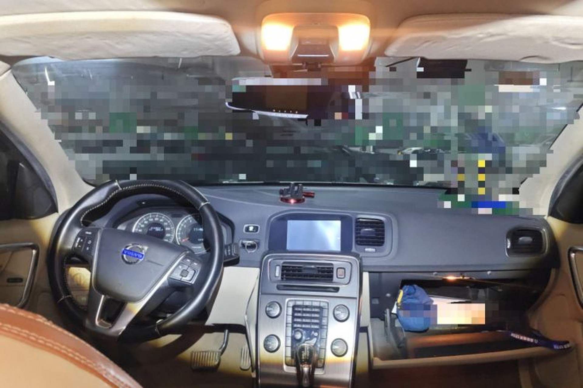 Used Volvo S60 2013 T5 Comfort Edition Center Console