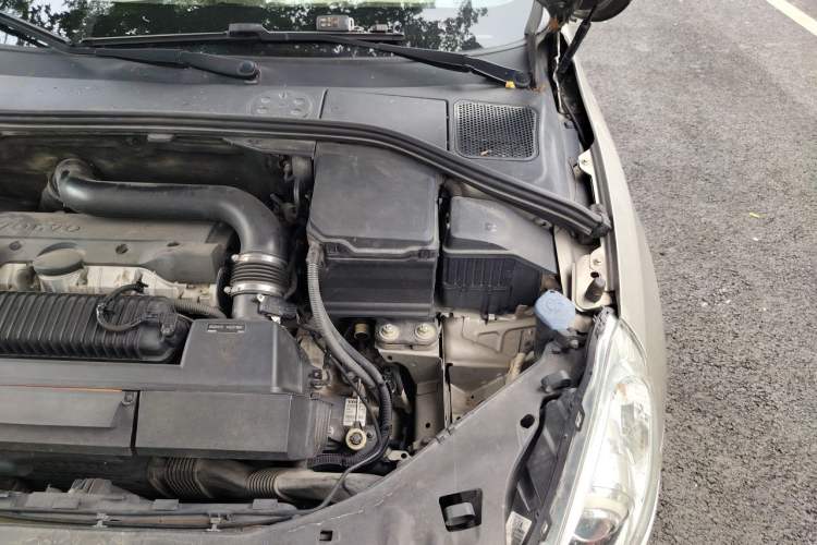 Used Volvo S60 2013 T5 Comfort Edition Engine Bay Left