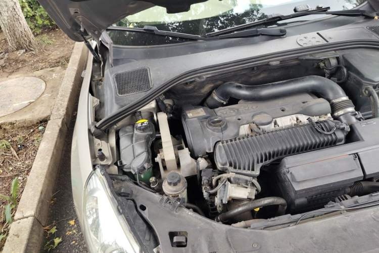 Used Volvo S60 2013 T5 Comfort Edition Engine Bay Right