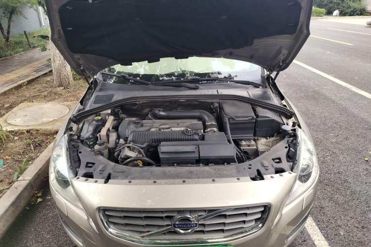 Used Volvo S60 2013 T5 Comfort Edition Engine Bay