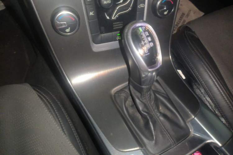 Used Volvo S60 2013 T5 Comfort Edition Gear Lever