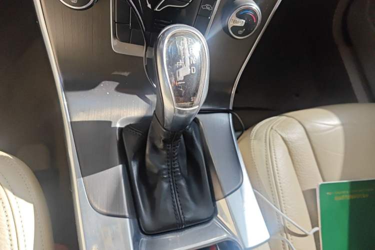 Used Volvo S60 2013 T5 Comfort Edition Gear Lever