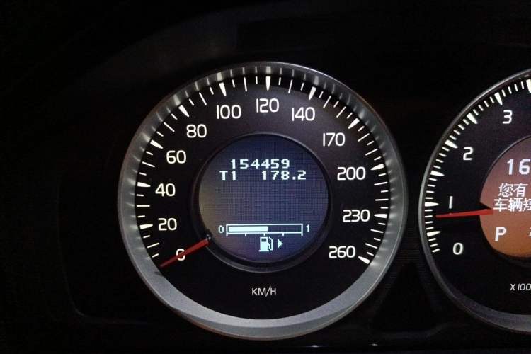 Used Volvo S60 2013 T5 Zhiya Edition Odometer Close Up