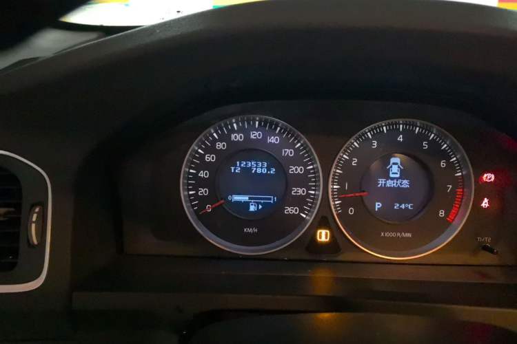 Used Volvo S60 2013 T5 Comfort Edition Odometer Close Up