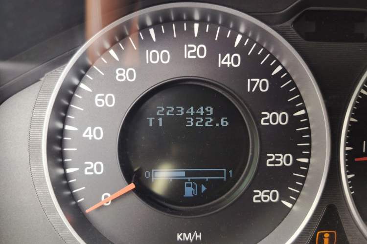Used Volvo S60 2013 T5 Comfort Edition Odometer Close Up