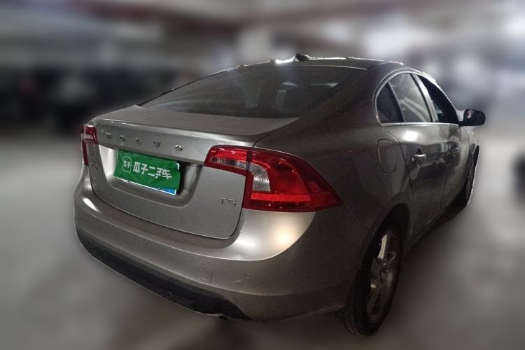 Used Volvo S60 2013 T5 Zhiya Edition Rear Right 45 Deg