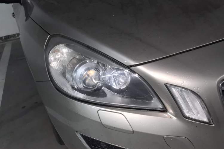 Used Volvo S60 2013 T5 Comfort Edition Right Front Headlight