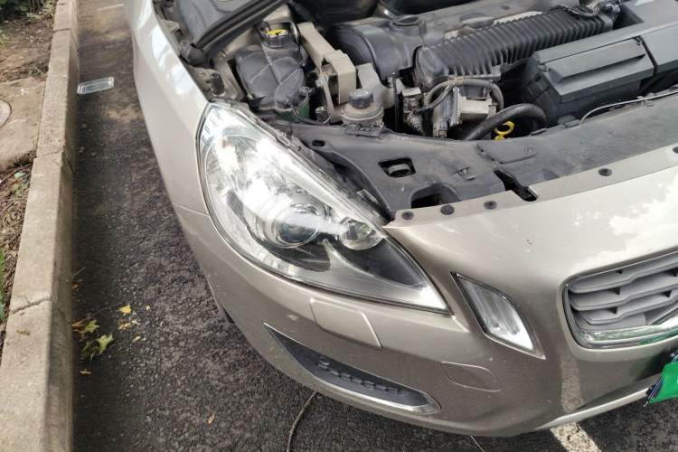 Used Volvo S60 2013 T5 Comfort Edition Right Front Headlight