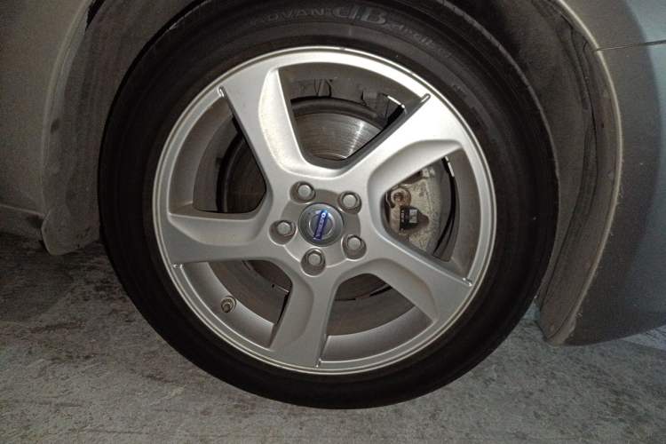 Used Volvo S60 2013 T5 Zhiya Edition Right Front Wheel Hub