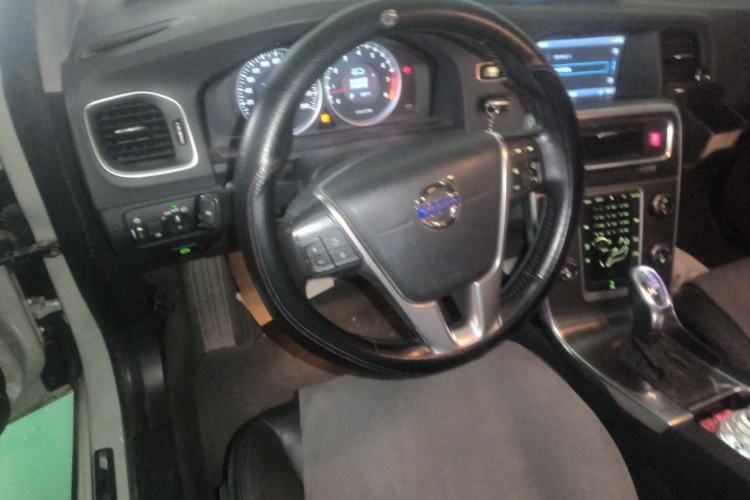 Used Volvo S60 2013 T5 Comfort Edition Steering Wheel