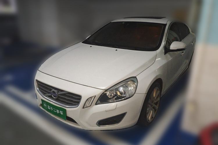 Used Volvo S60 2013 T5 Smart Edition Guazi used car, China used car export, Used car for sale, Used cars, Cheapest cars for sale
