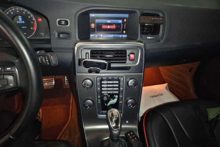 Used Volvo S60 2013 T5 Zhiya Edition Audio And AC Panel