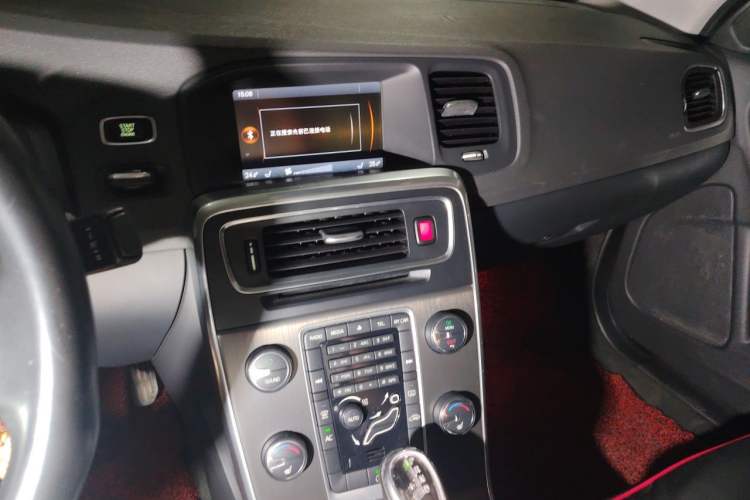 Used Volvo S60 2013 T5 Comfort Edition Audio And AC Panel