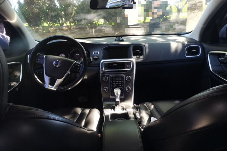 Used Volvo S60 2013 T5 Zhiya Edition Center Console