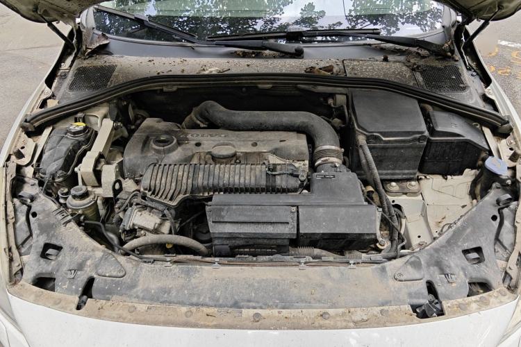 Used Volvo S60 2013 T5 Zhiya Edition Engine Bay