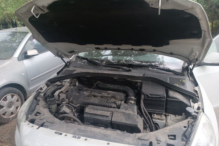 Used Volvo S60 2013 T5 Comfort Edition Engine Bay