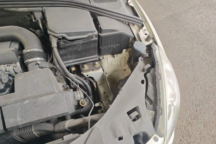 Used Volvo S60 2013 T5 Comfort Edition Engine Bay Left