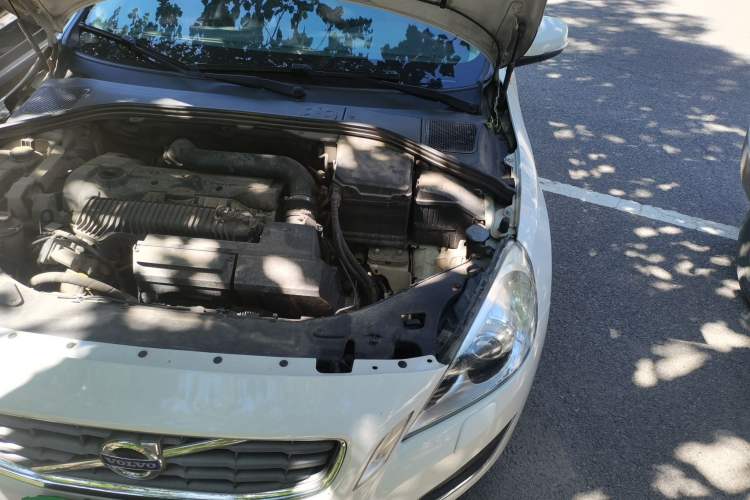 Used Volvo S60 2013 T5 Zhiya Edition Engine Bay Left