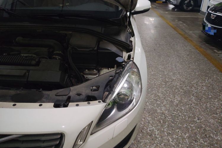 Used Volvo S60 2013 T5 Zhiya Edition Engine Bay Left