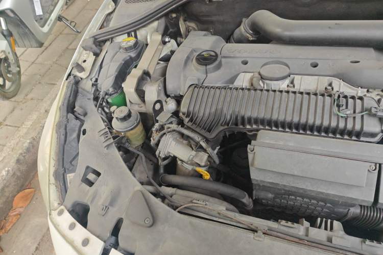 Used Volvo S60 2013 T5 Comfort Edition Engine Bay Right
