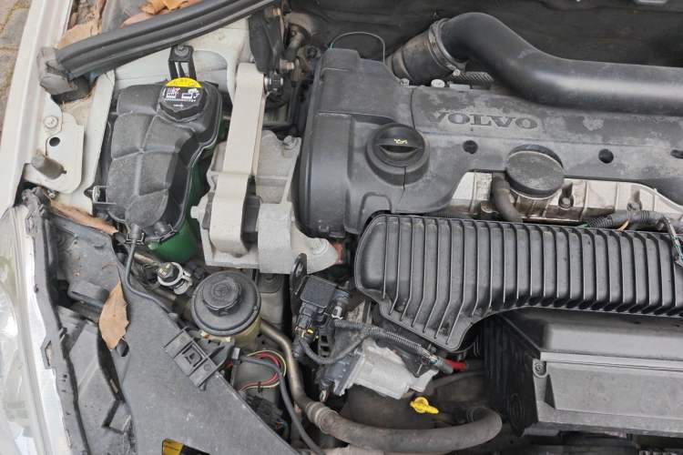 Used Volvo S60 2013 T5 Comfort Edition Engine Bay Right