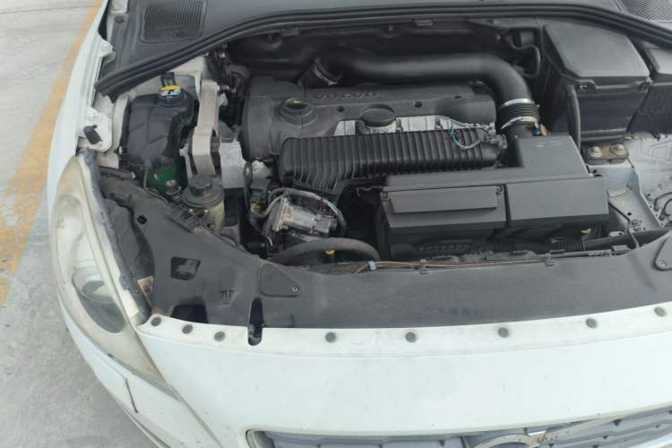 Used Volvo S60 2013 T5 Prestige Edition Engine Bay Right