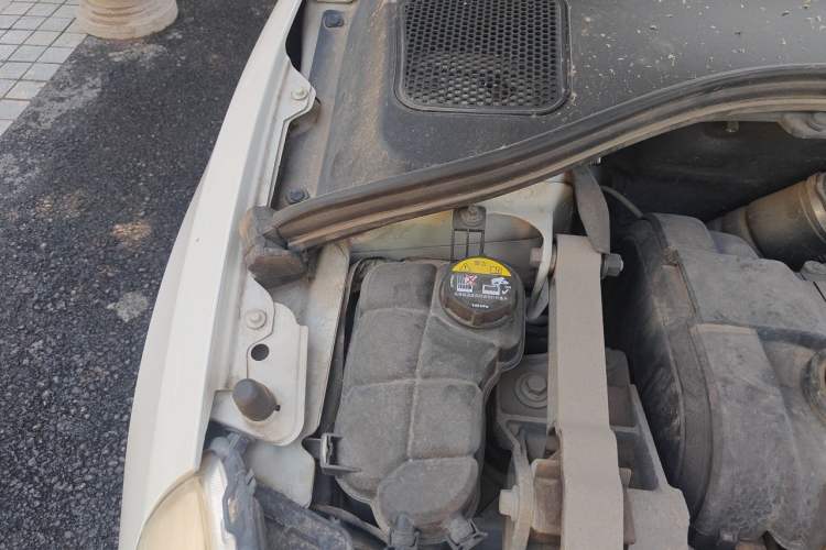 Used Volvo S60 2013 T5 Zhiya Edition Engine Bay Right