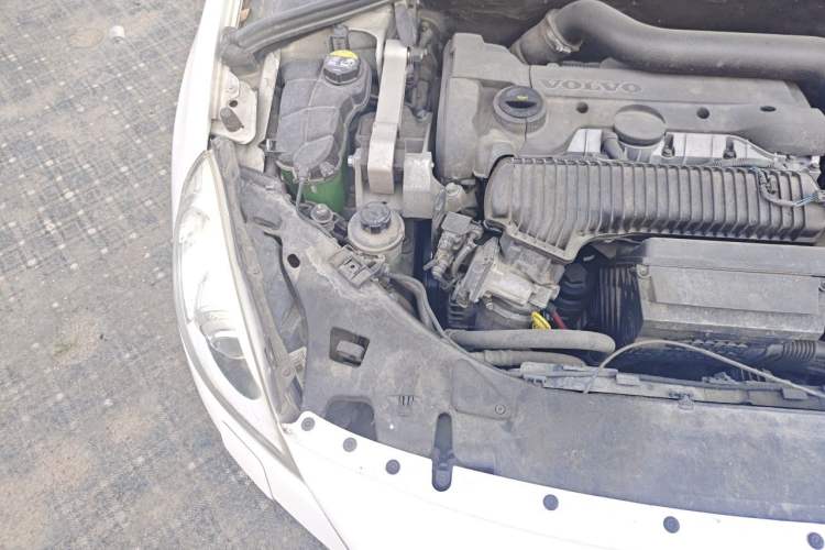 Used Volvo S60 2013 T5 Smart Edition Engine Bay Right