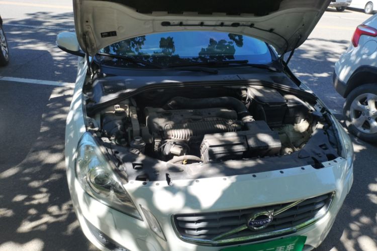 Used Volvo S60 2013 T5 Zhiya Edition Engine Bay Right