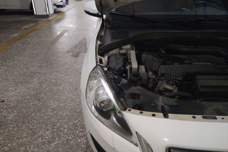Used Volvo S60 2013 T5 Zhiya Edition Engine Bay Right