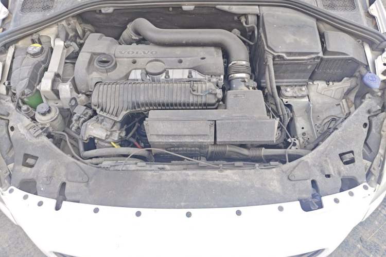 Used Volvo S60 2013 T5 Smart Edition Engine Bay