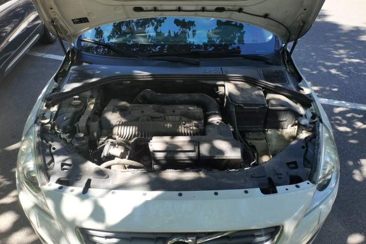Used Volvo S60 2013 T5 Zhiya Edition Engine Bay