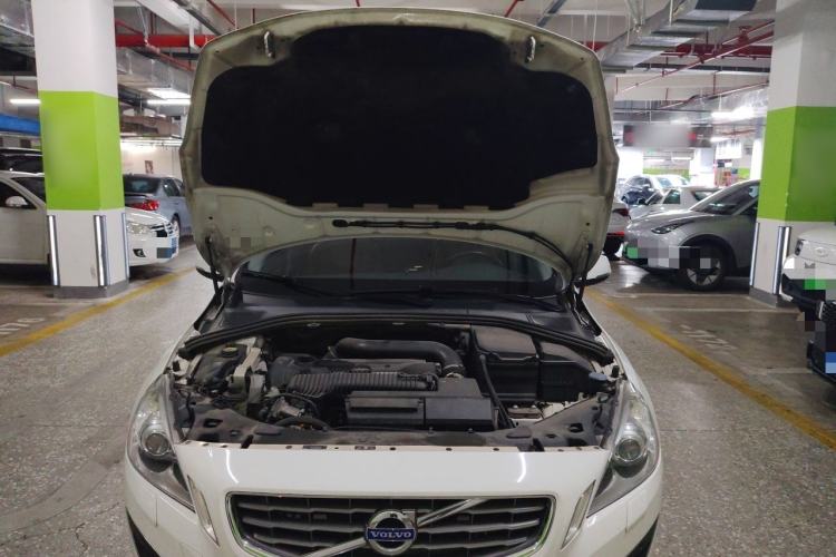 Used Volvo S60 2013 T5 Zhiya Edition Engine Bay