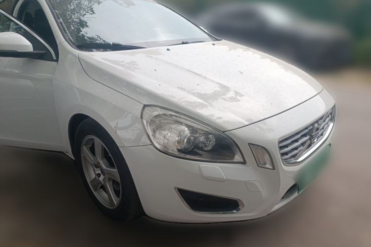 Used Volvo S60 2013 T5 Comfort Edition Front Right 45 Deg