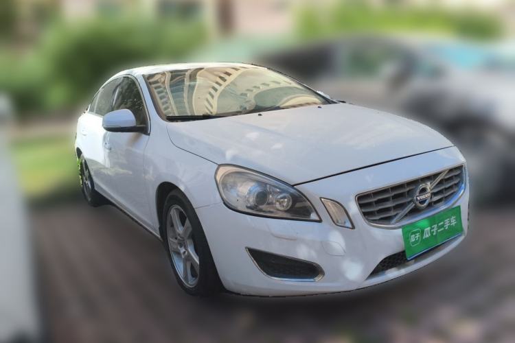 Used Volvo S60 2013 T5 Comfort Edition Front Right 45 Deg