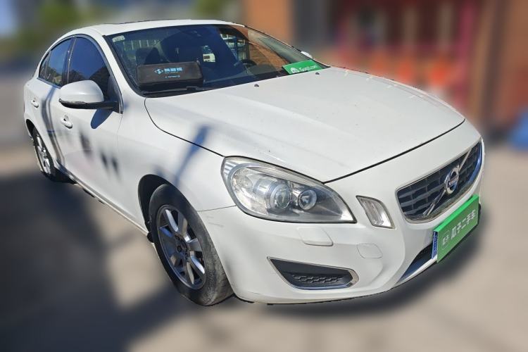 Used Volvo S60 2013 T5 Smart Edition Front Right 45 Deg