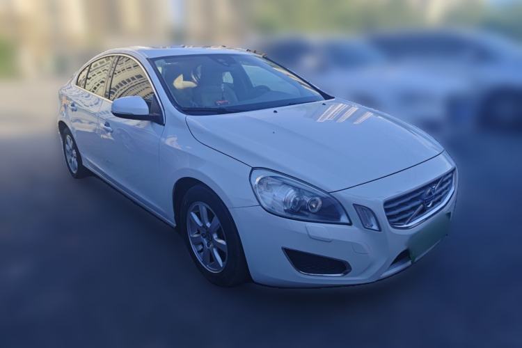 Used Volvo S60 2013 T5 Smart Edition Front Right 45 Deg