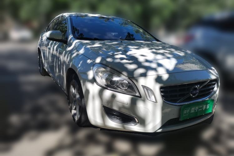Used Volvo S60 2013 T5 Zhiya Edition Front Right 45 Deg