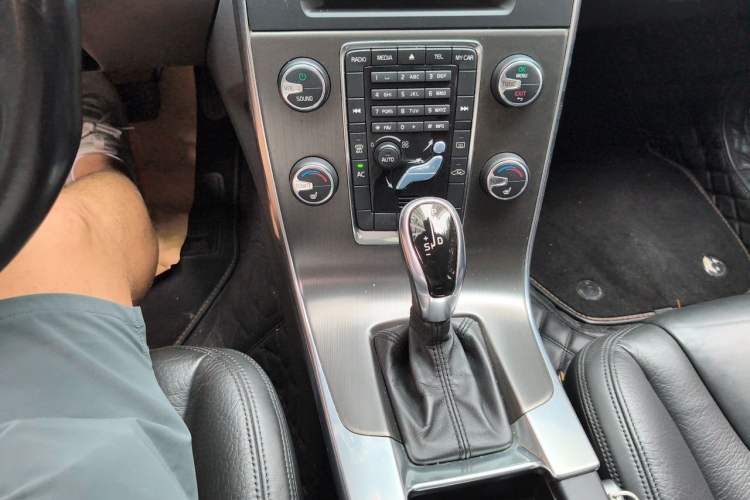 Used Volvo S60 2013 T5 Smart Edition Gear Lever