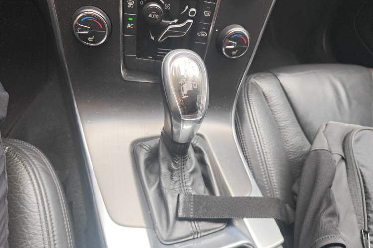 Used Volvo S60 2013 T5 Comfort Edition Gear Lever