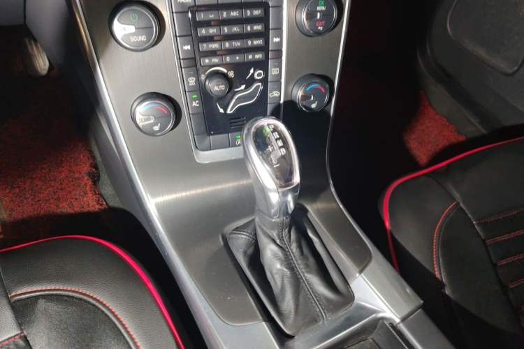 Used Volvo S60 2013 T5 Comfort Edition Gear Lever