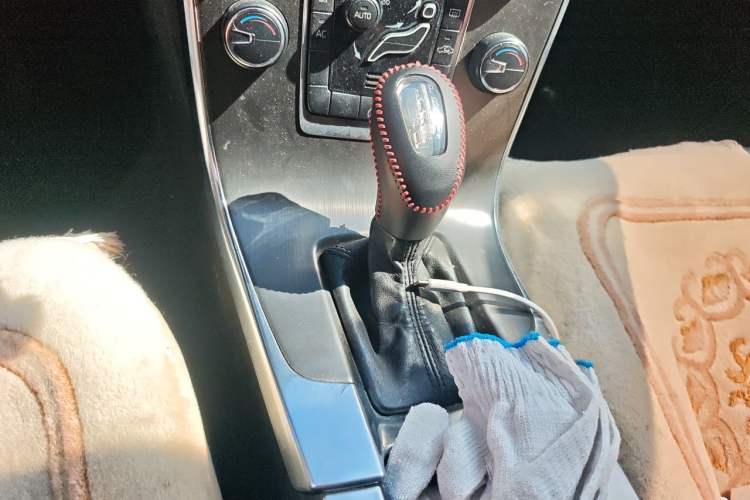 Used Volvo S60 2013 T5 Smart Edition Gear Lever